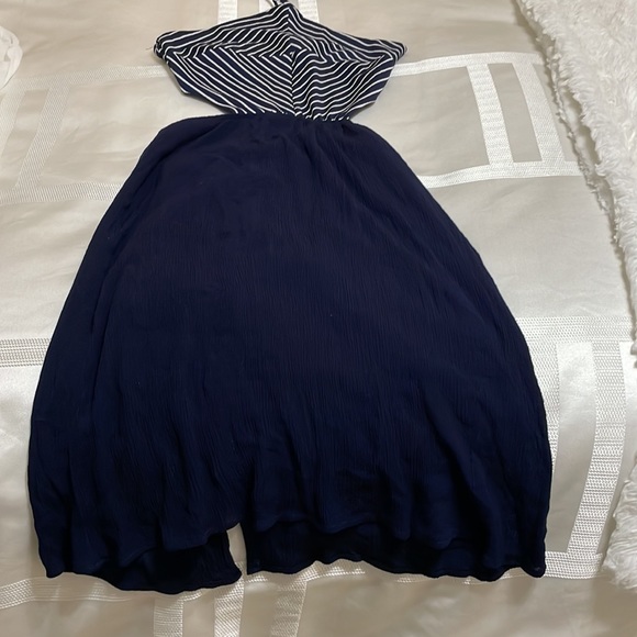 Mid length navy blue and white dress - Picture 8 of 9
